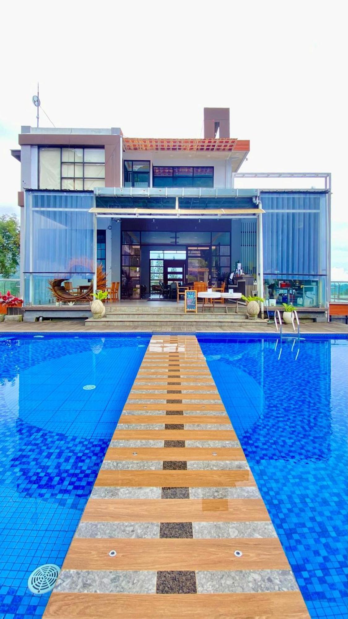 De Pointe Resort & Resto Campaka Buitenkant foto