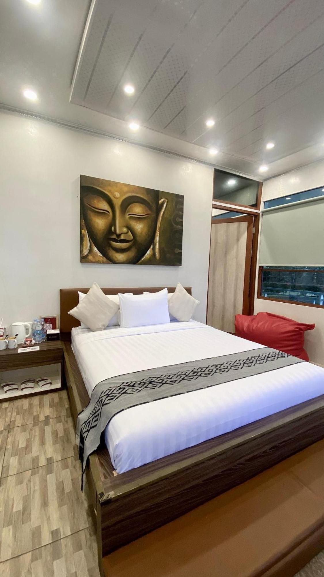 De Pointe Resort & Resto Campaka Buitenkant foto